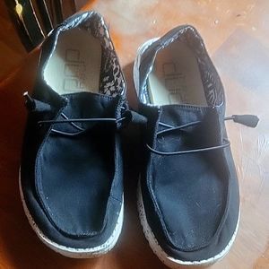 Hey Dude Wendy black odyssey sz 6